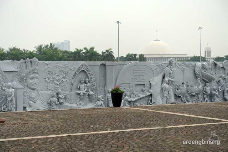 tugu monumen nasional monas jakarta
