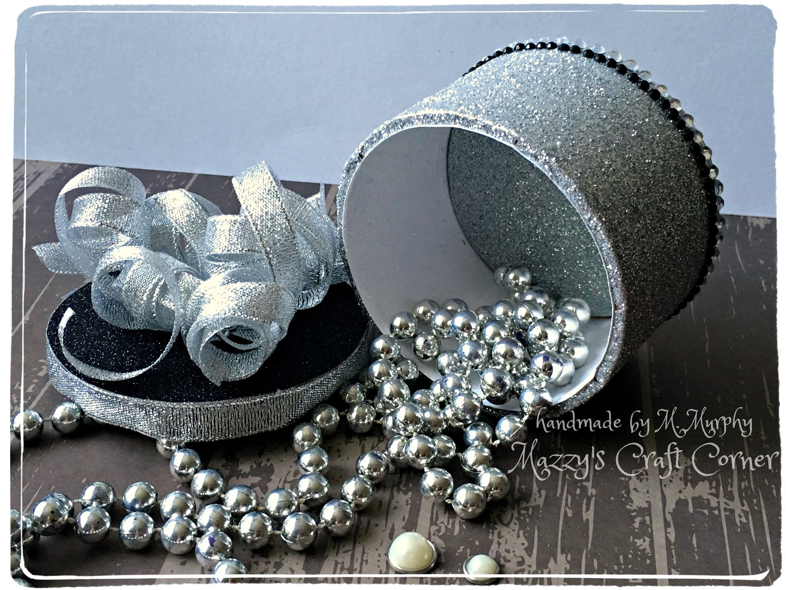Mazzy's Craft Corner Tape roll sparkling gift / jewelry box