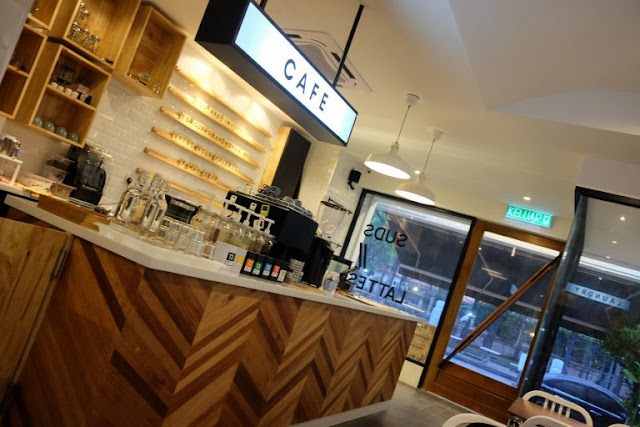 Cafe berkonsepkan Laundry di Suds And Lattes Mutiara Damansara