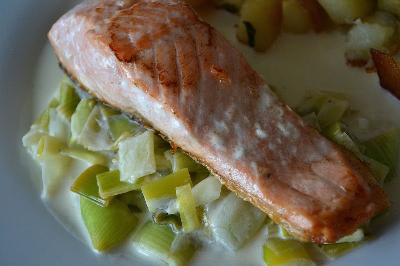 COMFORT BITES BLOG Pan Fried Salmon and Creamy Leeks