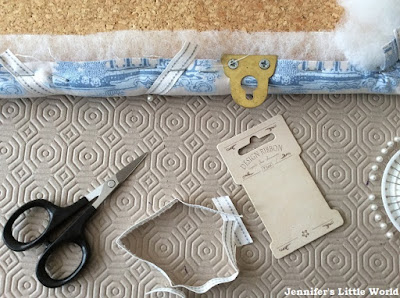 How to make a padded fabric and ribbon pinboard tutorial