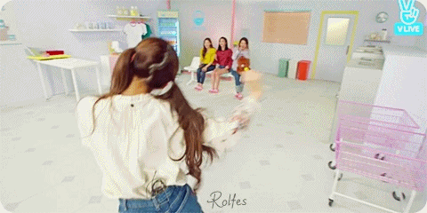 몇년만에 다시 춰도 귀여운 아린이의 BOO.gif | 인스티즈