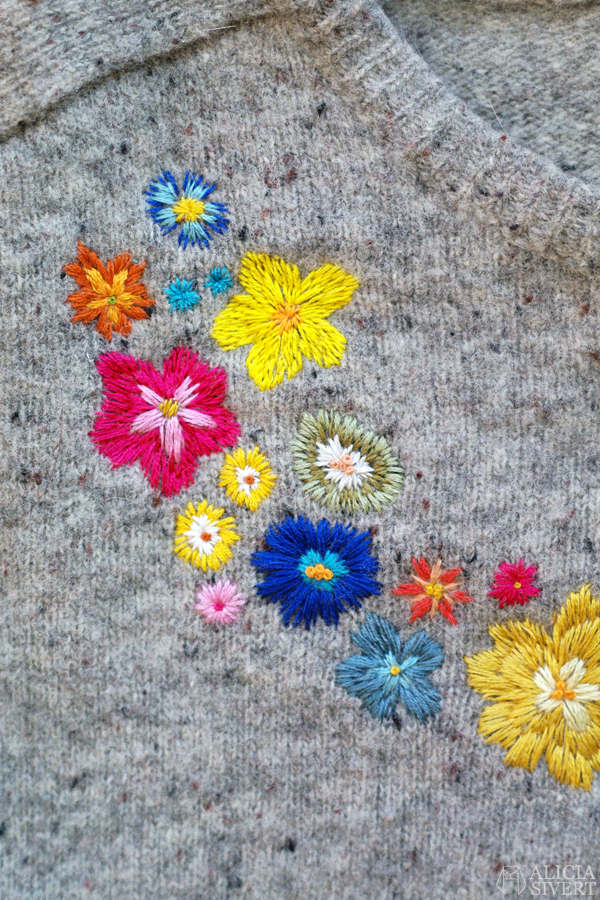 Floral embroidery on sweater, by Alicia Sivertsson 2016. Embroidered flowers on sweater, by Alicia Sivertsson. aliciasivert alicia sivert embroidery broderi brodera blommor blomma på tröja stickad ylletröja skapa skapande kreativitet diy kläder klädesplagg plagg clothes embroidery needlework flower flowers hand embroidery handbroderi creativity create make floral
