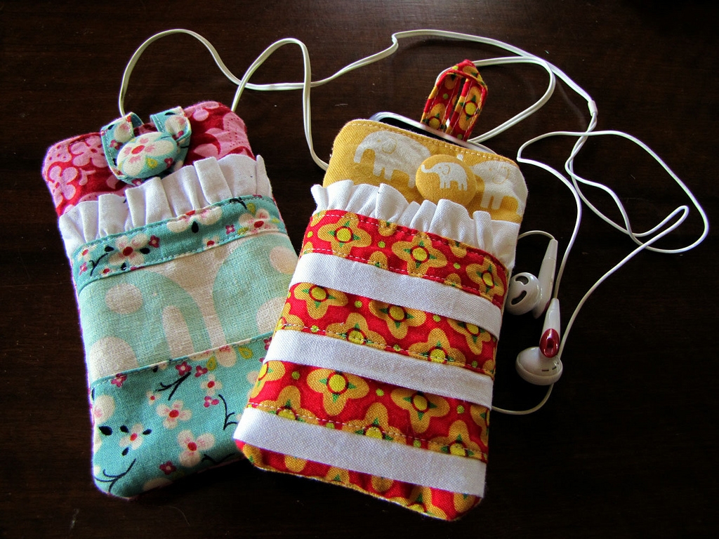 iPod Pouches by Kirsten at Gemini Stitches