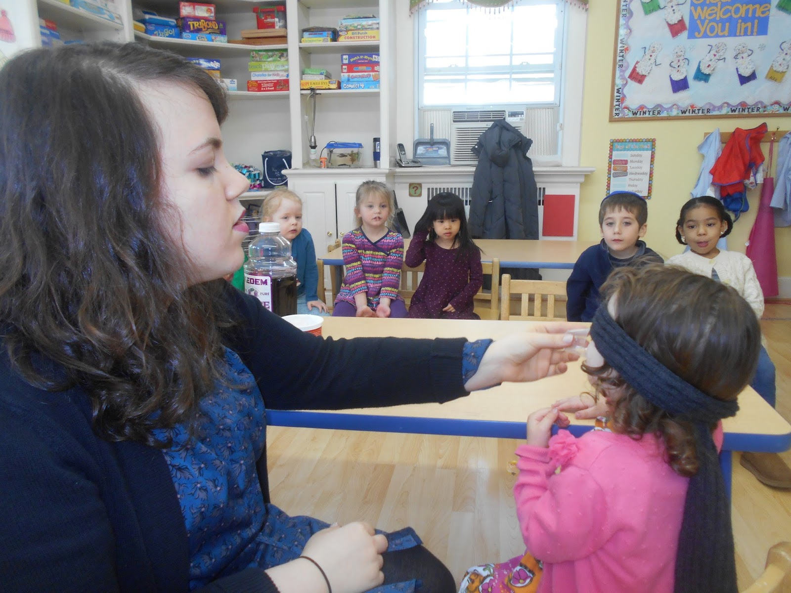 kinder-gan-preschool-class-blindfold-taste-test