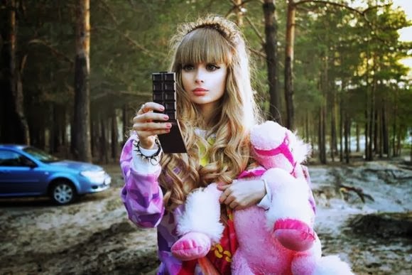 “Russian Barbie Girl” shows off her doll-like features Life Time ...