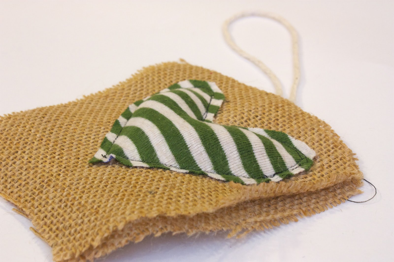 Zaaberry Burlap Heart Ornament Tutorial