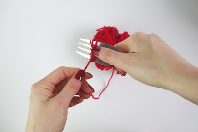 Tutorial PomPom mit Gabel Tutorial PomPoms Bommel selber herstellen