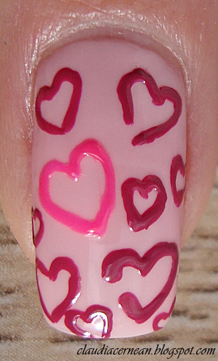 Nails Art Tutorials: Unghii cu Inimioare - Hearts Nails