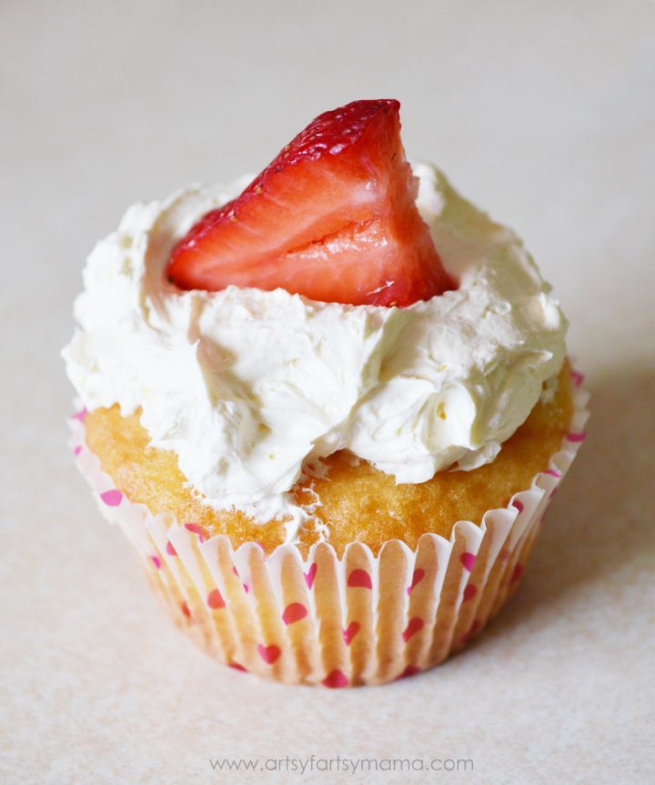 Strawberry Shortcake Cupcakes at artsyfartsymama.com