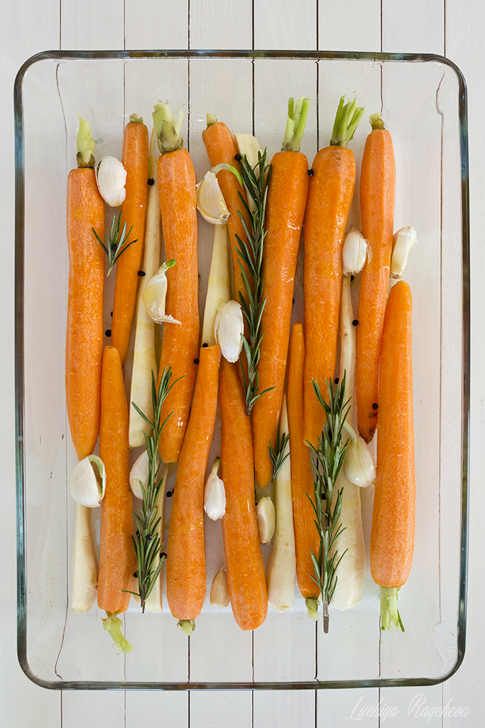 Печени моркови, пащърнак и чесън