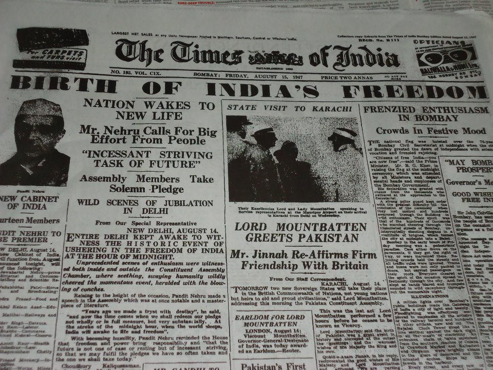 August 15 1947, Newspapers , Indian independence news Photobundle jpg (960x720)