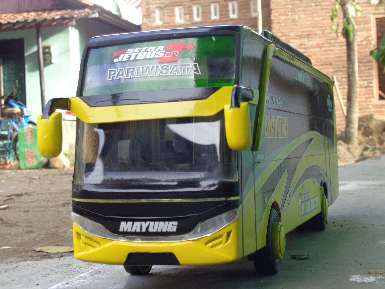 Bus Shd Tampak Depan | infotiket.com