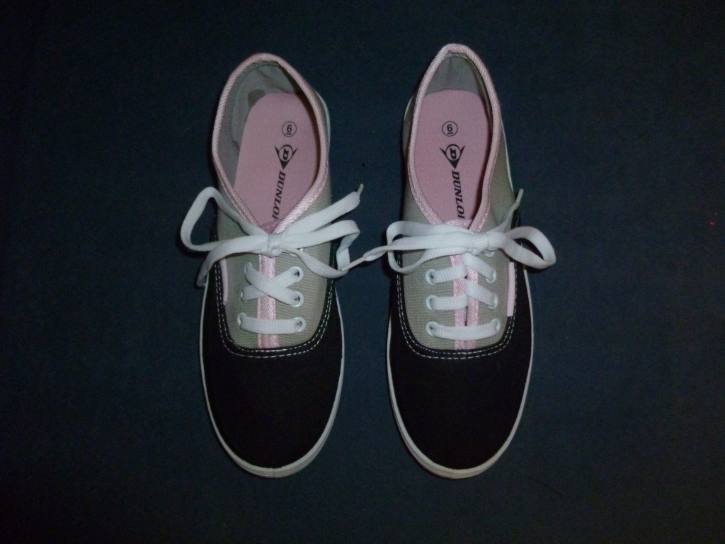 Fibre of Life 6 ways to thread shoelaces!