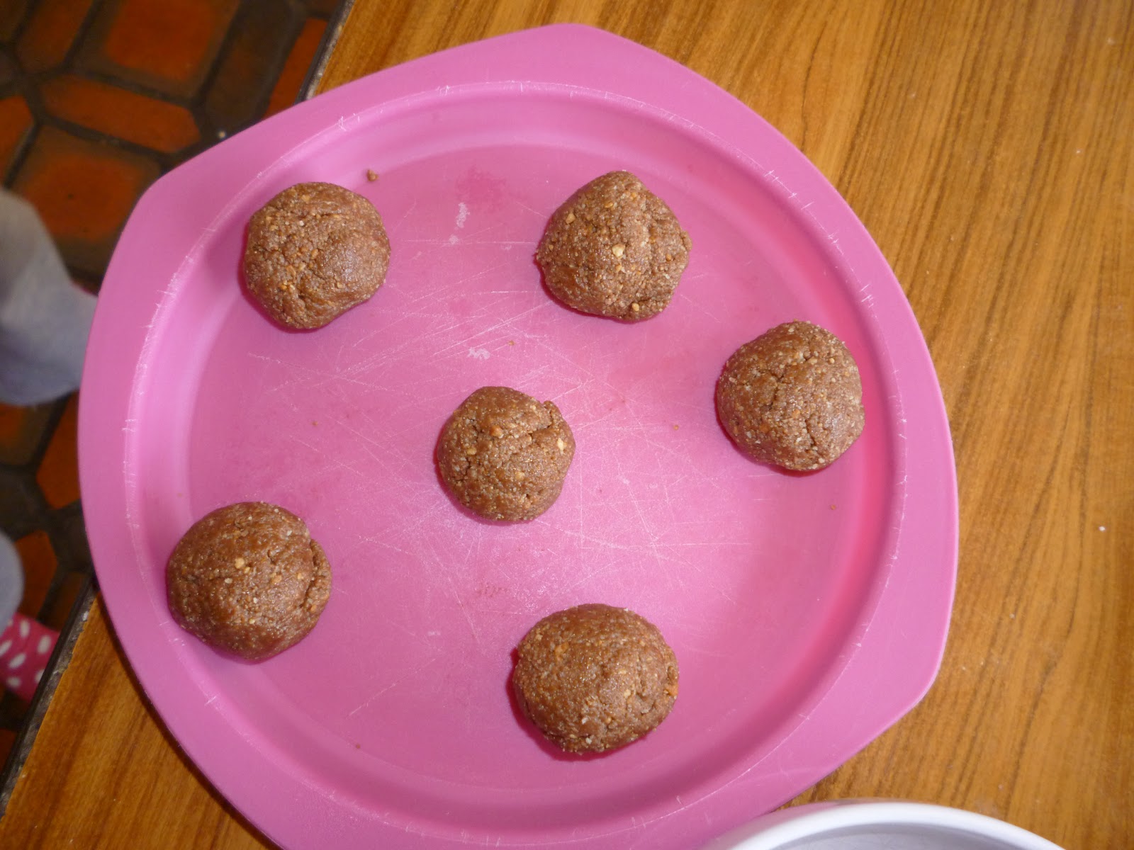 Madhouse Family Reviews Asda Home Baking Cake Pop Kit review