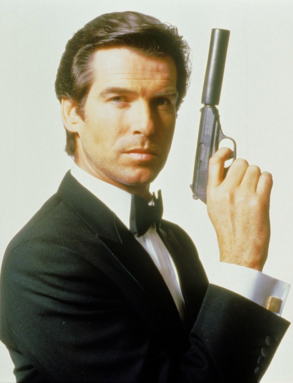 Trelane's Blog: 007: GOLDENEYE (1995) starring Pierce Brosnan as James Bond