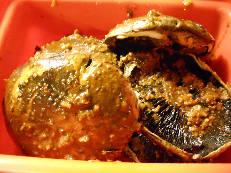 Eat cook and love Burgers de portobellinis chipotle, mayo basilic lime