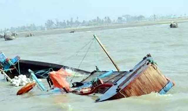 দেওয়ানগঞ্জে নৌকা ডুবিতে ৪ জনের লাশ উদ্ধার, নিখোঁজ ২ Dewanganj boat sinking, 6 bodies recovered, 2 missing