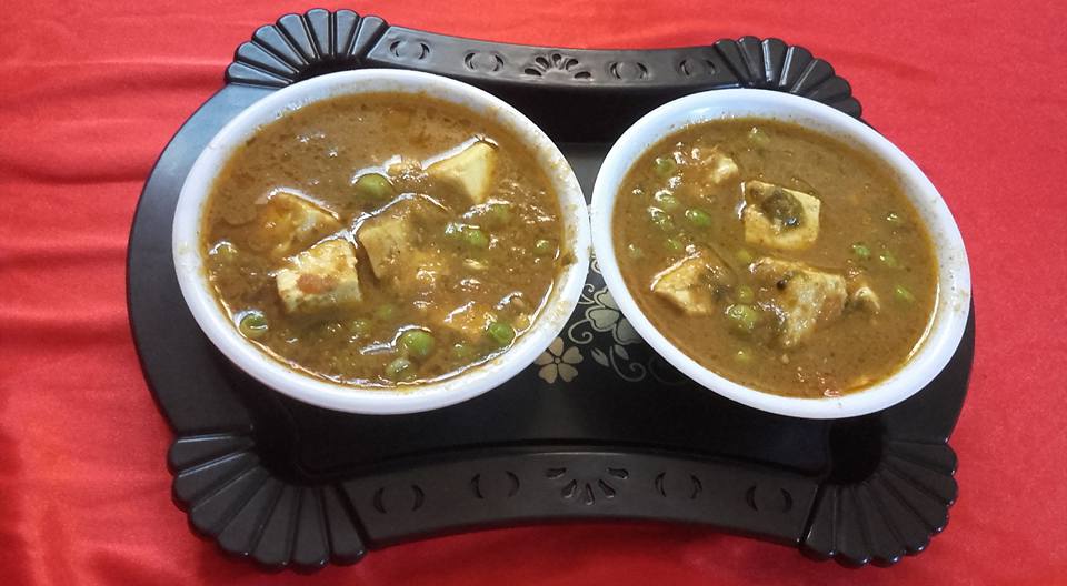 Matar paneer curry Hellomomy