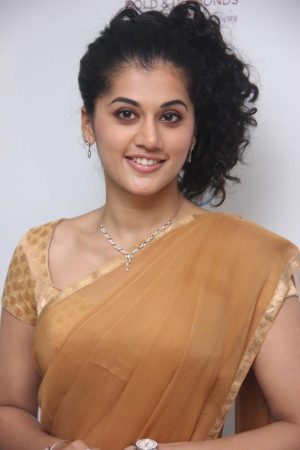 Actress Taapsee Launches Malabar Gold Platinum Collection Stills Best Xpictures Xxx