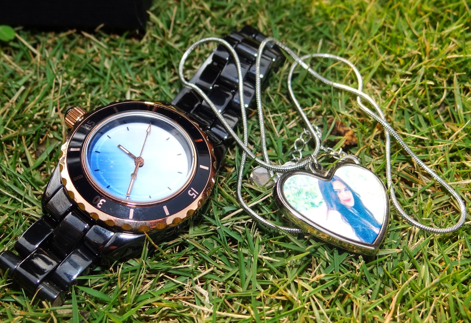Personalized watch and necklace from Snapmade.com