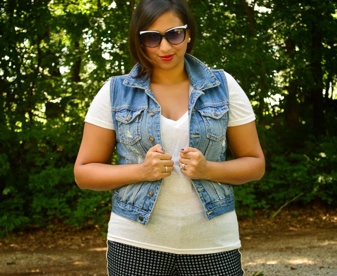Mix and match fashion Denim vest and white tshirt