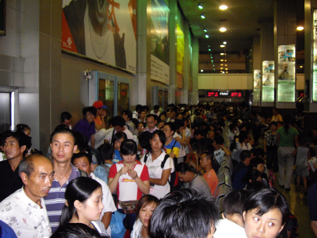 COMBOIOS NA CHINA | Tudo o que precisa saber para andar de comboio na China
