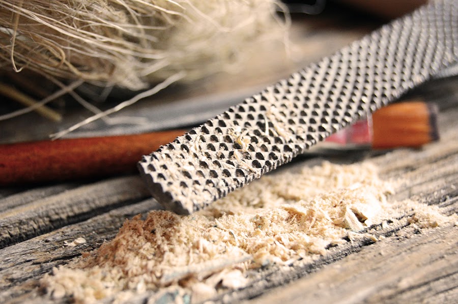 Lima para terminar los agujeros en madera