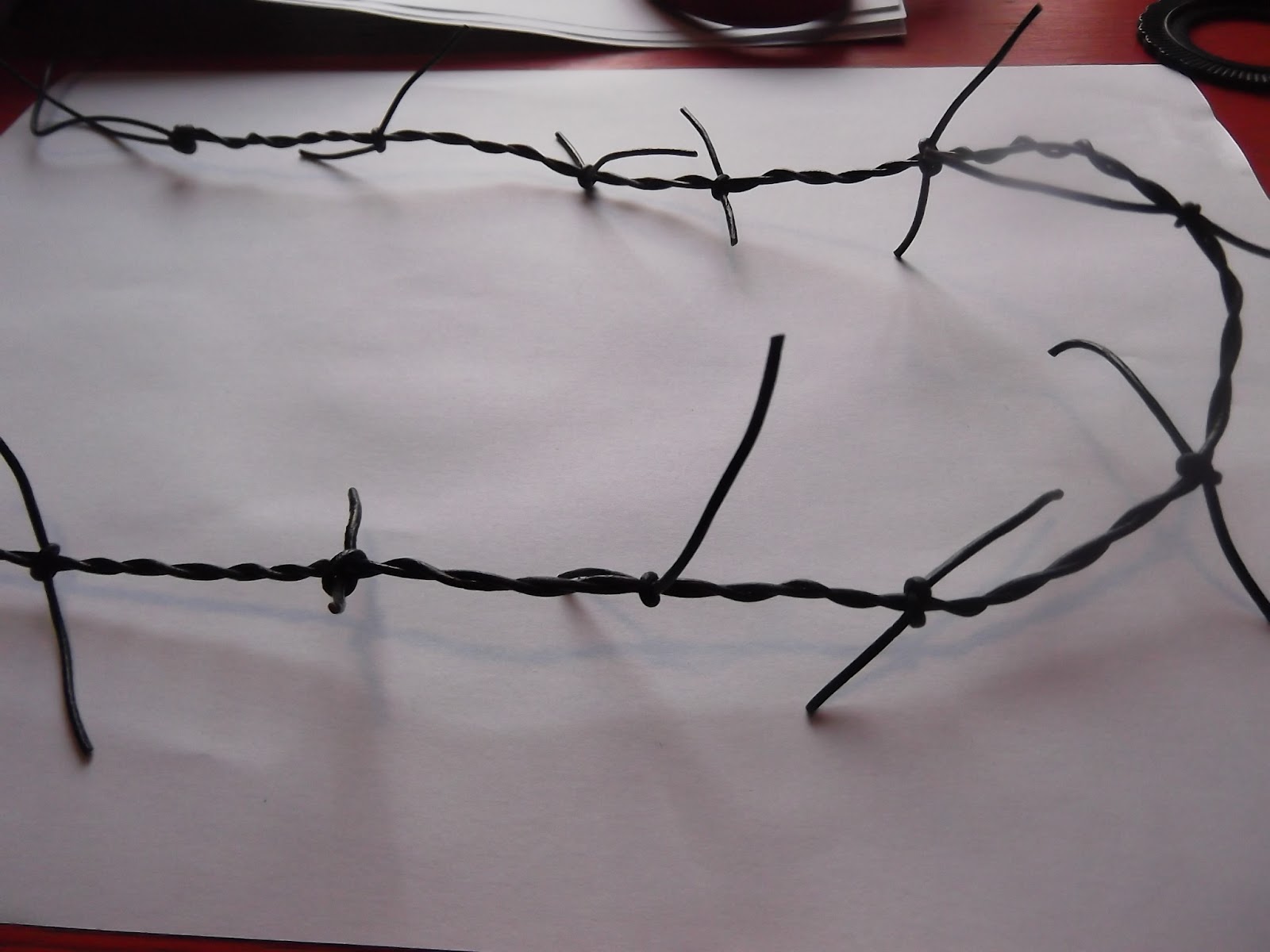 avabunny How to make a barbed wire necklace