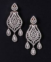 Jewelleries Online: Traditional Diamond Necklace