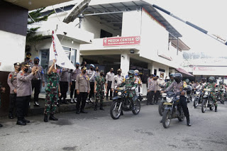 Peringati HUT ke 21 Kodam Pattimura, Marga Taufiq dan Baharudin Djafar Bagi Sembako Peringati HUT ke 21 Kodam Pattimura, Marga Taufiq dan Baharudin Djafar Bagi Sembako