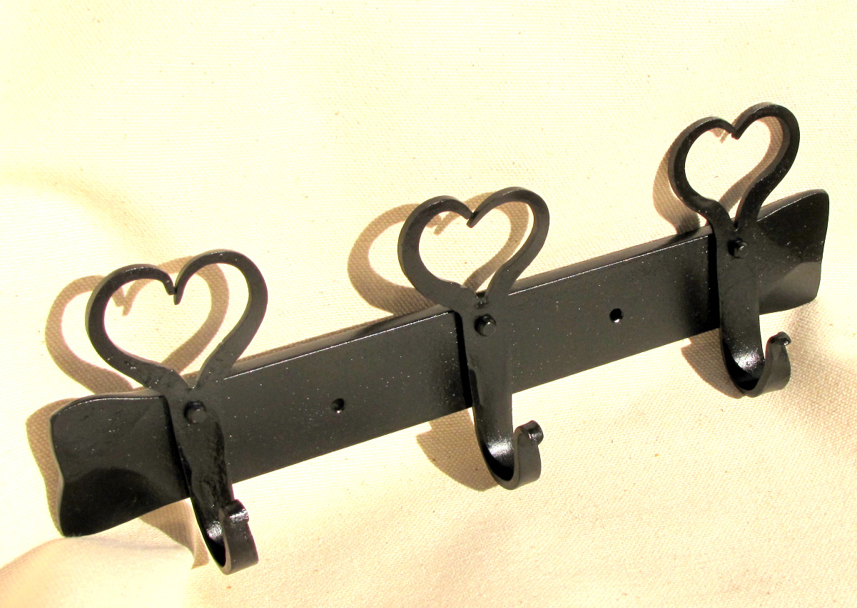 to Willway Heart Hooks