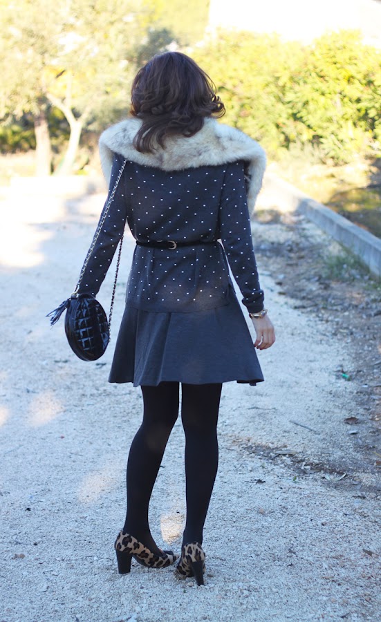 Cuello de pelo y abrigo largo