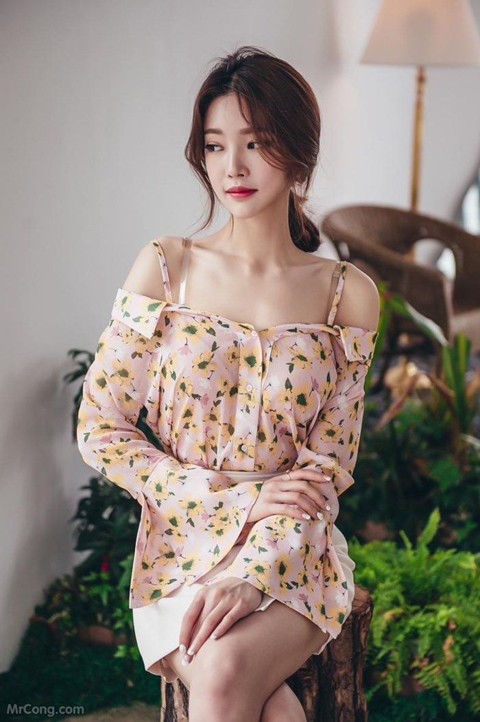Beautiful Park Jung Yoon in the April 2017 fashion photo album (629 photos) photo 6-18