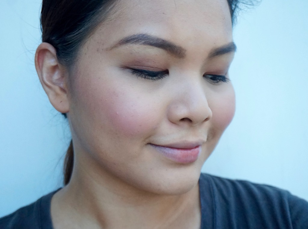 Achieve Long Lasting Pretty and Flushed cheeks with Revlon Blush