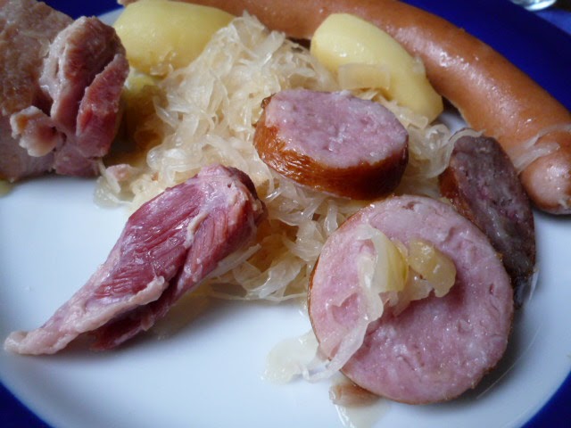 Bolli&amp;#39;s Kitchen: Choucroute bien garnie.....Sauerkraut mit Schlachterplatte