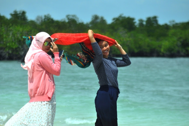 Pulau Mubut Darat