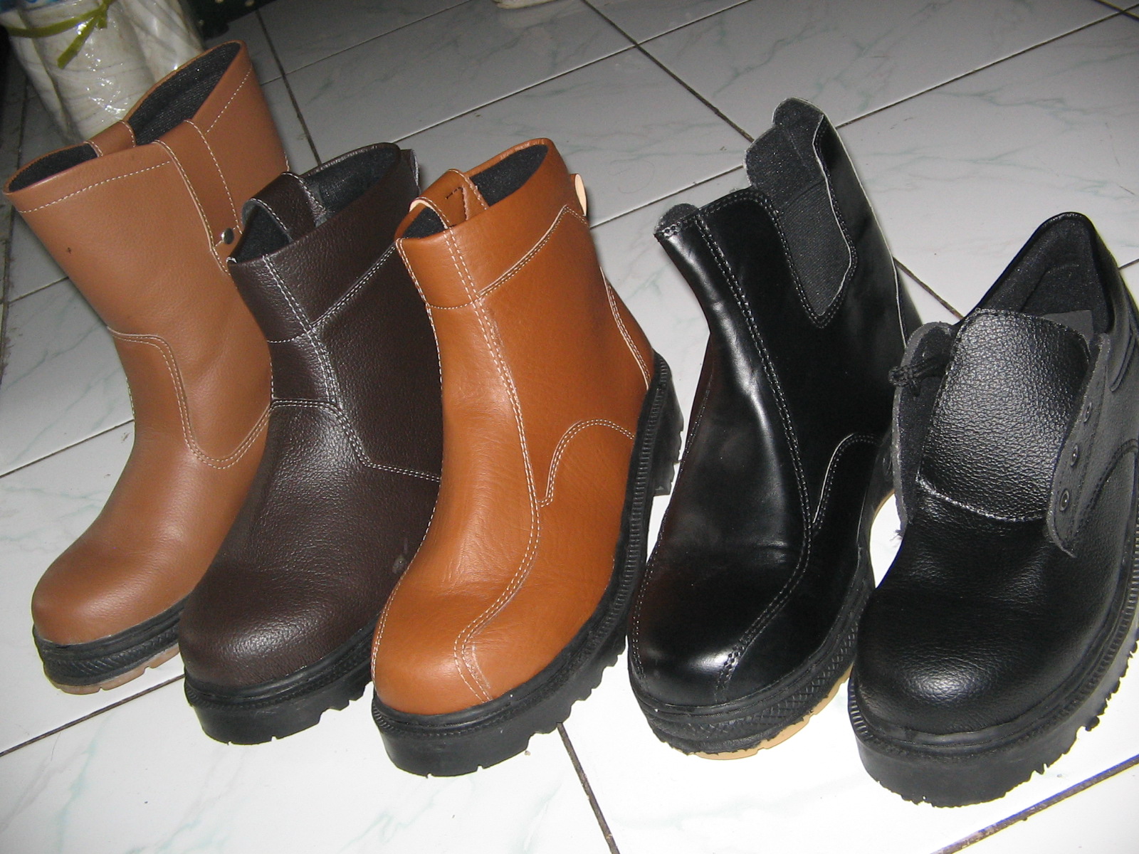 Gambar Sepatu Safety | Sepatu Safety Surabaya, Grosir Sepatu Safety