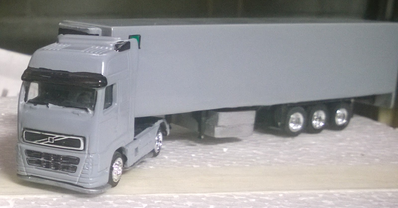 Modellautocamionmmt scala 1/87 Volvo Frigo (Volvo Fridge) jpg (1600x837)