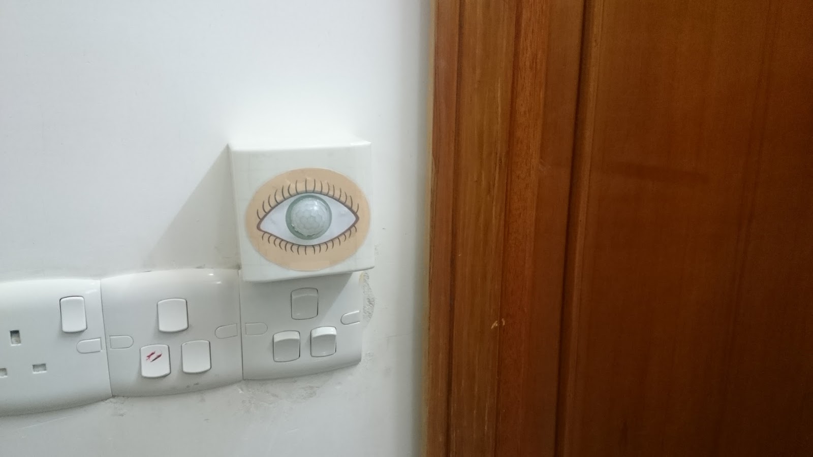 Simplest 220v motion light switch ~ Simple Projects