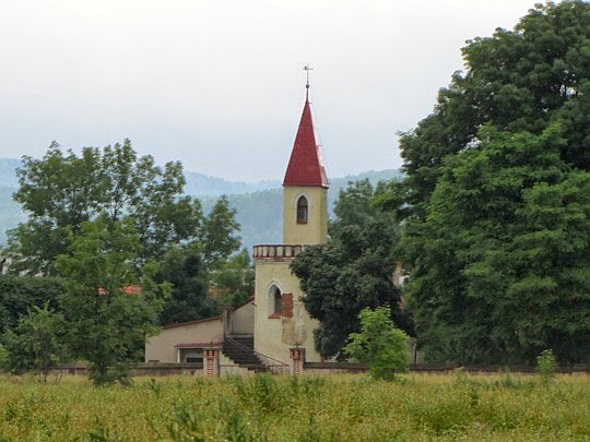 Kaplica w Lisich Kątach. Kaplica w Lisich Kątach.