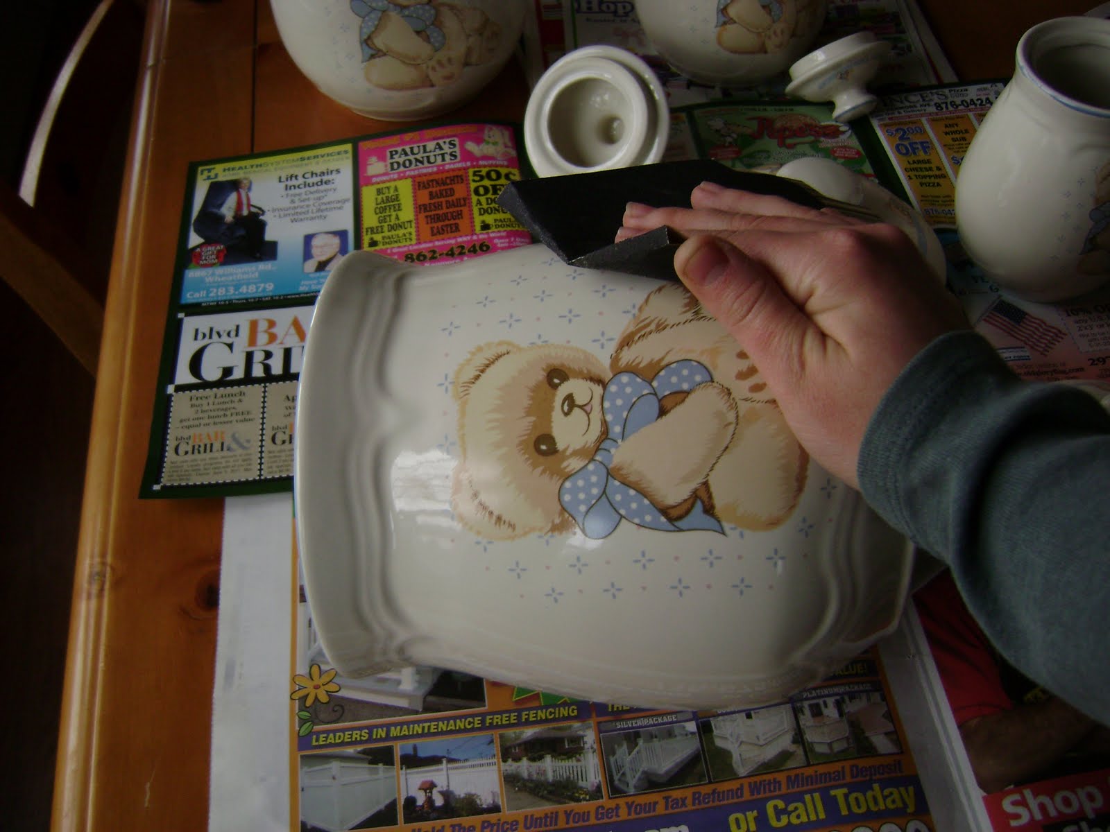 Riparata... Spray Painting Ceramic My New Kitchen Canisters