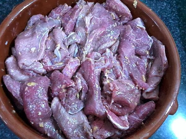 carne Receita de carne assada com abacaxi e cebola