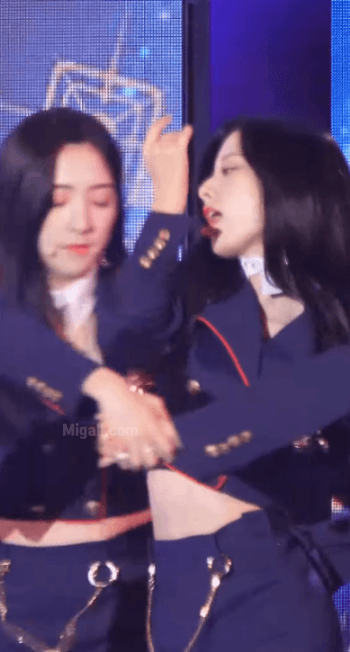 우주소녀 보나 파란색 제복