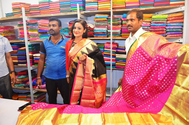 Ollywood Actress Elina Padhi Launches Silk India Expo at Bubaneshwar Ollywood Actress Elina Padhi Launches Silk India Expo at Bubaneshwar