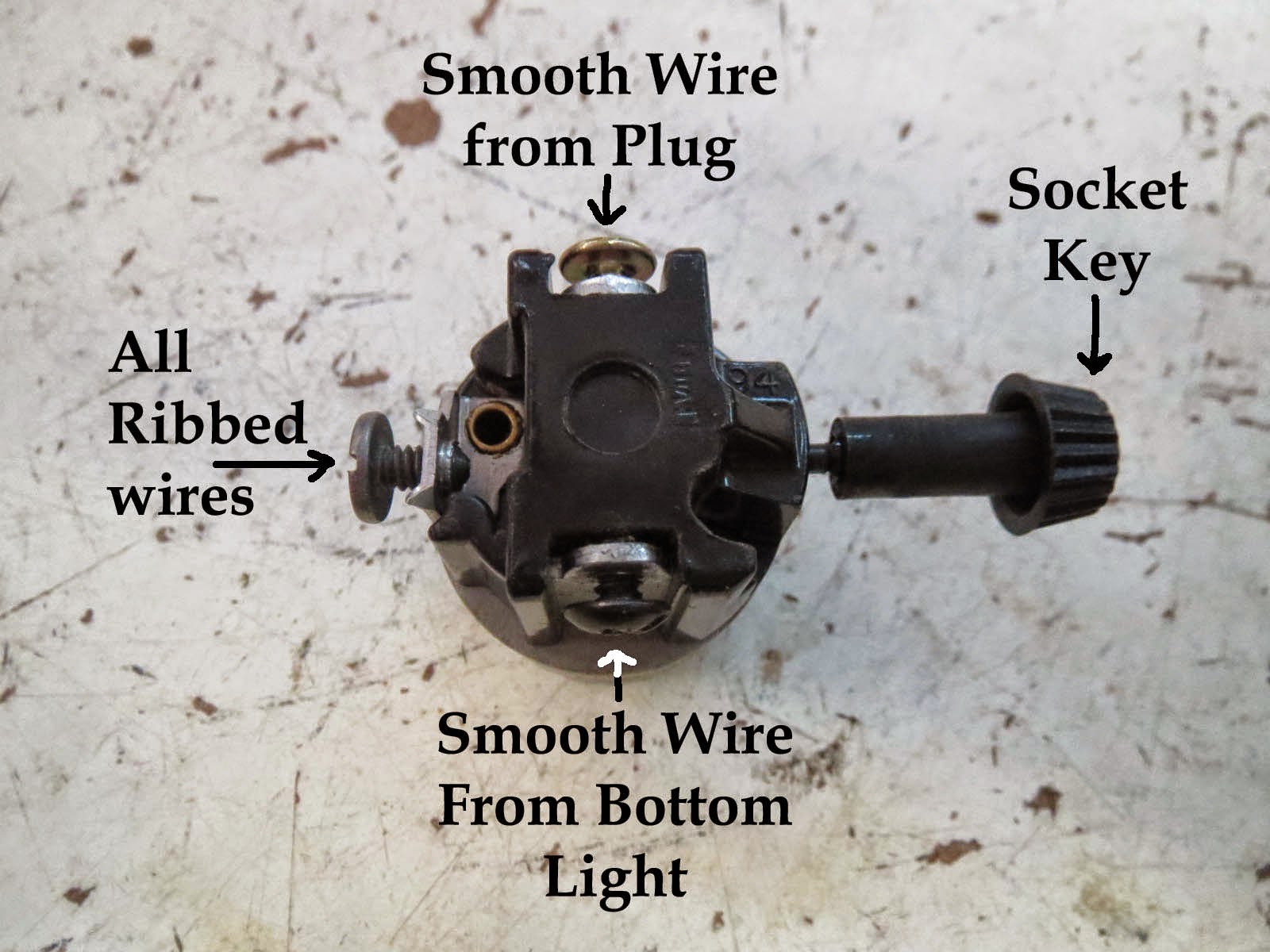 3-way lamp socket adapter