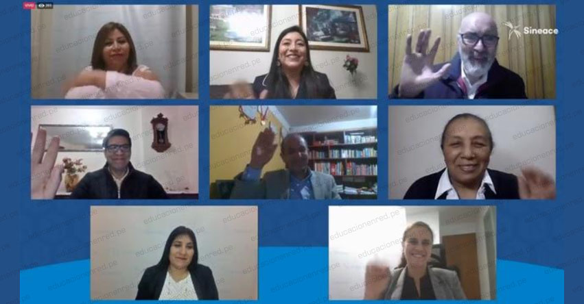 DIRECTORES DE ESCUELAS: La autoevaluación fortalece la capacidad para gestionar el cambio DIRECTORES DE ESCUELAS: La autoevaluación fortalece la capacidad para gestionar el cambio