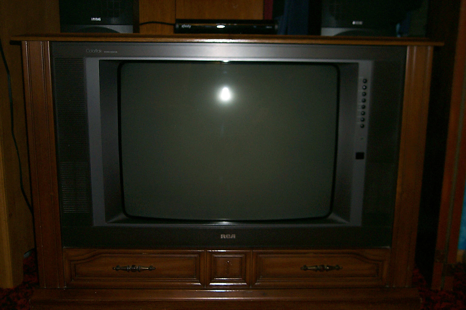 Helpful Tech Repair: 1991 RCA 25 Inch Cabinet TV Review & Possibile Mod