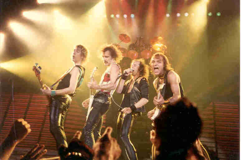 T-Shirt Unisexe Scorpions 'Love At First Sting Tour 2024' - 100% Coton, Tailles S à 5XL - Cadeau Fan