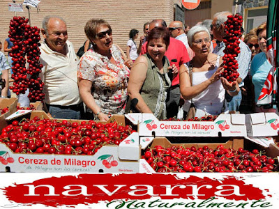 “Navarra  Naturalmente [+]”, siempre ha tenido buena fama por la calidad y variedad de sus verduras  Ciertamente la gastronomía de navarra naturalmente, es exquisita, como así lo reconocen los más afamados cocineros españoles.   Pero además de las verduras y otros productos gastronómicos, en Navarra también se producen otros productos excelentes, como las Cerezas de Milagro.   Este pueblo de la ribera, celebra todos los años su fiesta de la cereza.   Este año se va a celebrar el próximo  domingo 14 de Junio de 2015.